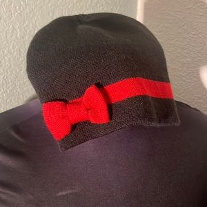 Beanie with bow